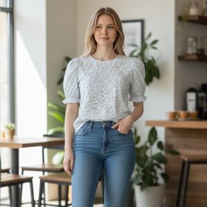 Women’s Large Floral Blue and White Top